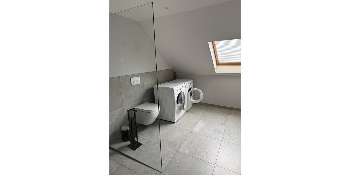 Dachgeschoßwohnung Homburg - 3 Zimmer, 100 m&sup2;, 1.300&euro; | Angebot:24848263