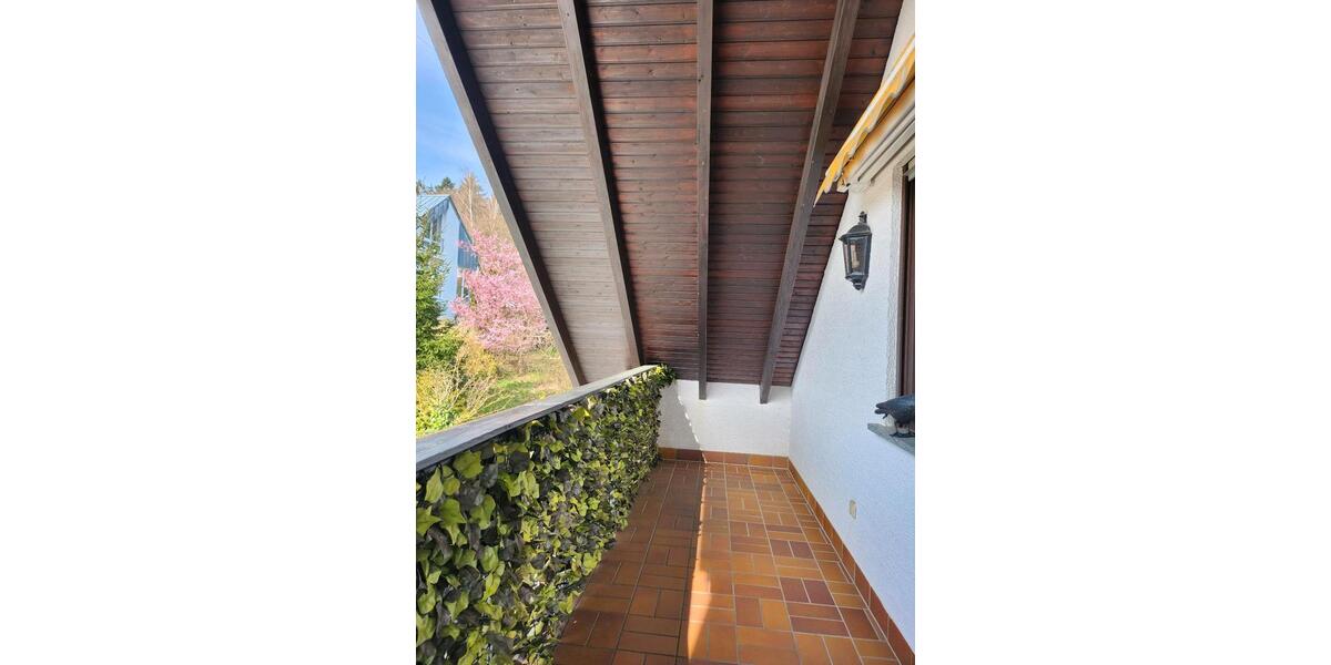 Dachgeschoßwohnung Homburg - 3 Zimmer, 77 m&sup2;, 970&euro; | Angebot:25395692