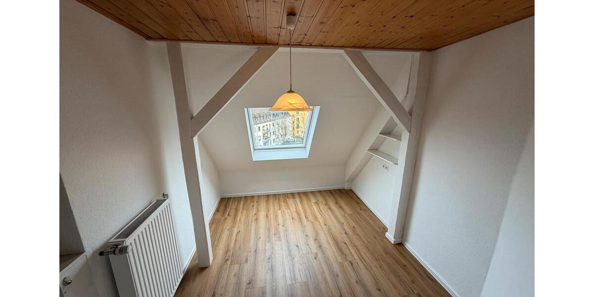 Dachgeschoßwohnung Saarbrücken Eschberg - 1 Zimmer, 25 m&sup2;, 560&euro; | Angebot:24784429