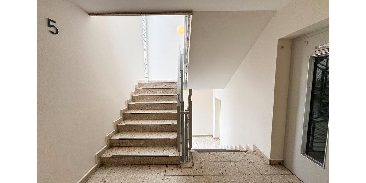 Etagenwohnung Saarbrücken Neue Bremm - 1 Zimmer, 25 m&sup2;, 320&euro; | Angebot:23217213