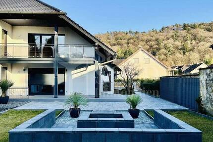 Luxus in Kirkel-Neuhäusel - Exklusives Anwesen mit 3 Wohneinheiten, Garten & Top-Ausstattung - Haus Kirkel Kirkel-Neuhäusel | Angebot:26120749