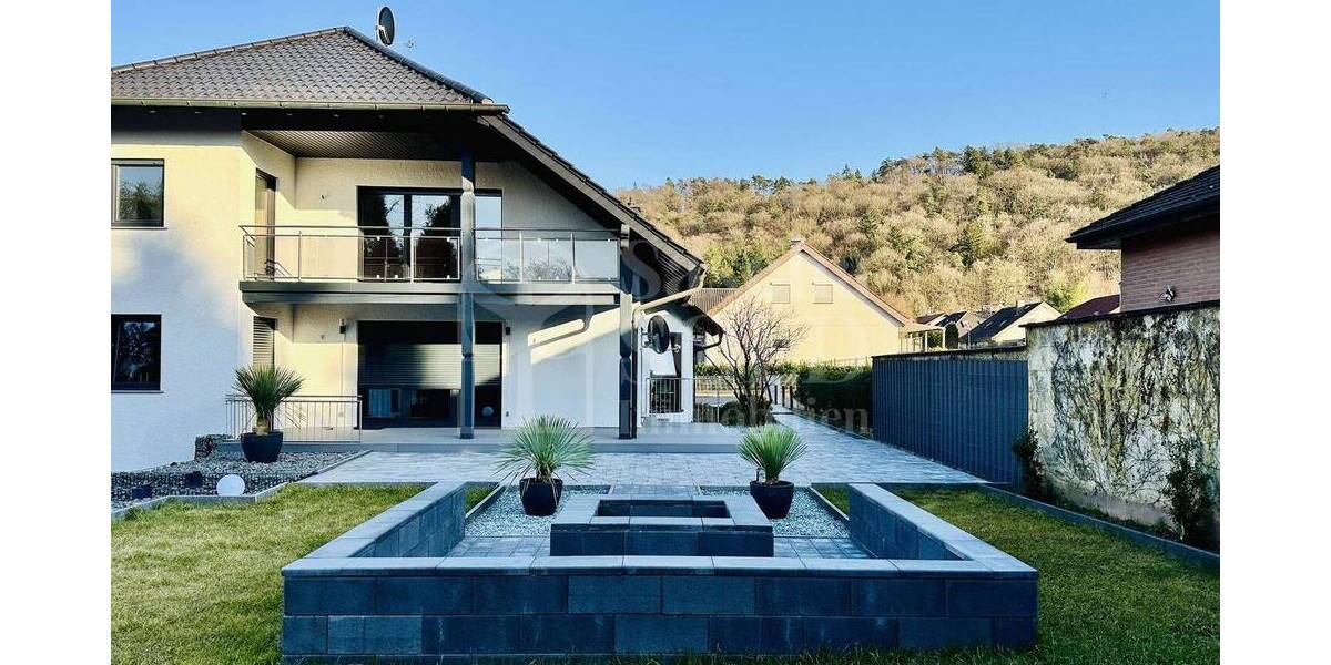 Luxus in Kirkel-Neuhäusel - Exklusives Anwesen mit 3 Wohneinheiten, Garten & Top-Ausstattung - Villa Kirkel Kirkel-Neuhäusel | Angebot:26120749