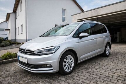 VW Touran 122.600 km 16.300 &euro; Völklingen 66333