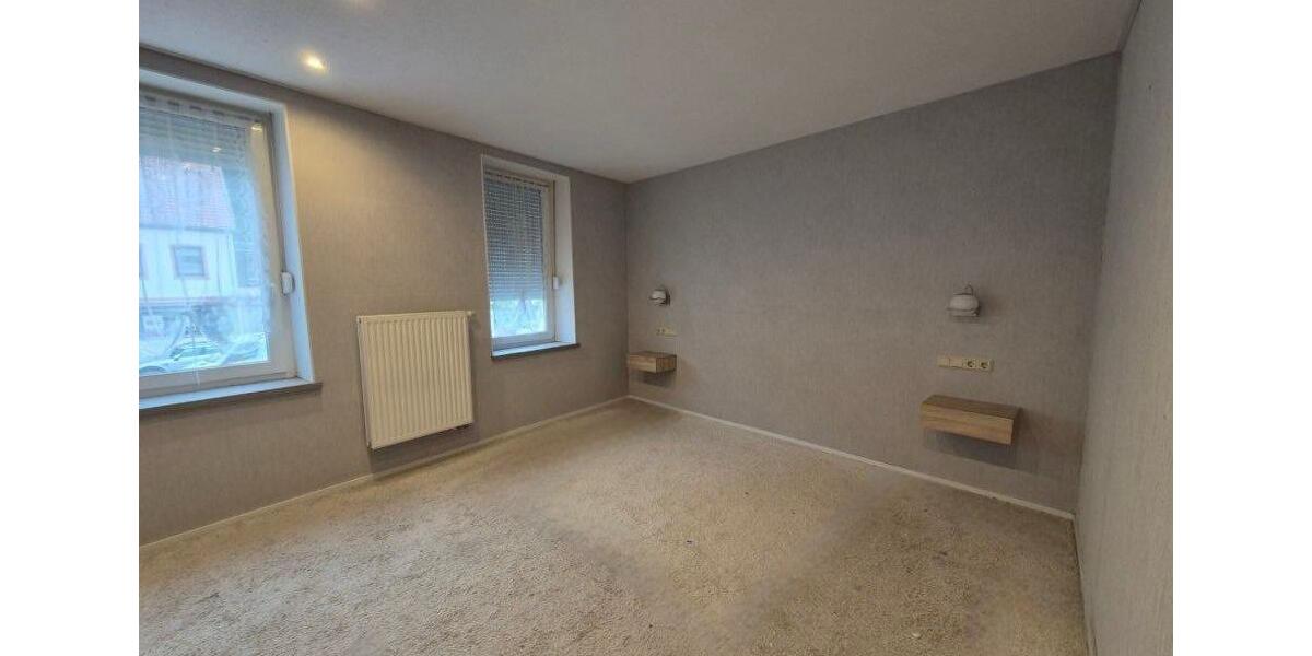 Einfamilienhaus Beckingen - 7 Zimmer, 170 m&sup2;, 180.000&euro; | Angebot:26253806