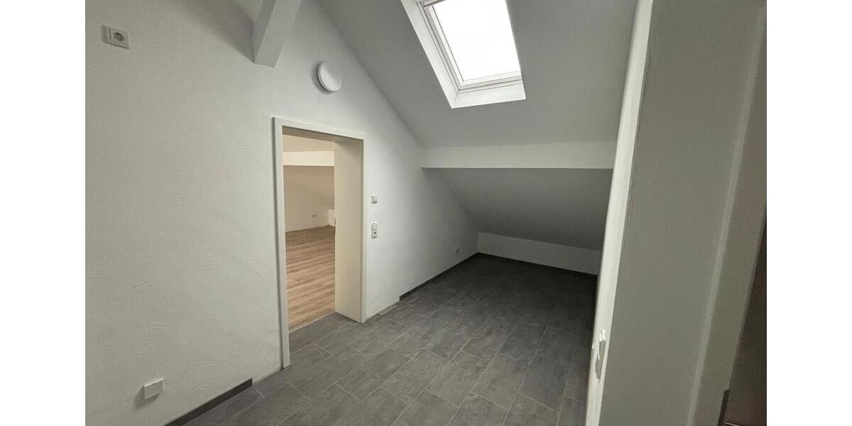 Etagenwohnung Saarwellingen - 2 Zimmer, 85 m&sup2;, 700&euro; | Angebot:26535304