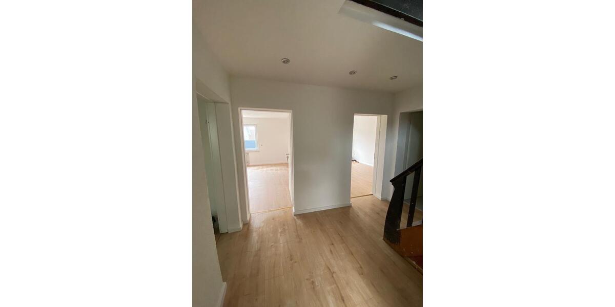 Reihenhaus Heusweiler - 4 Zimmer, 130 m&sup2;, 1.200&euro; | Angebot:25894824