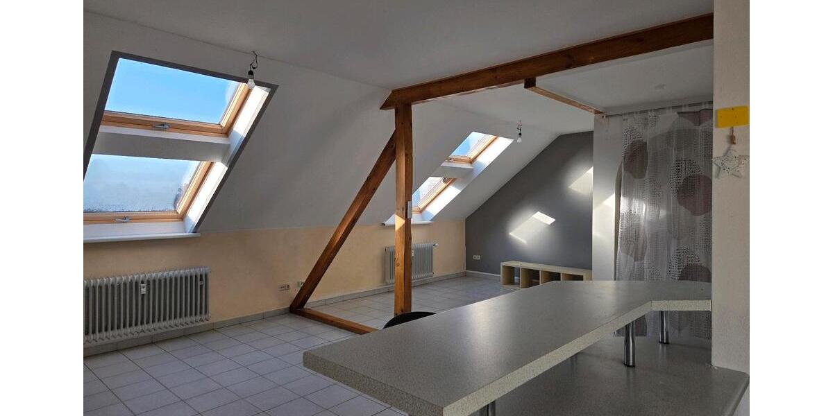 Dachgeschoßwohnung Homburg - 3 Zimmer, 90 m&sup2;, 700&euro; | Angebot:25744806