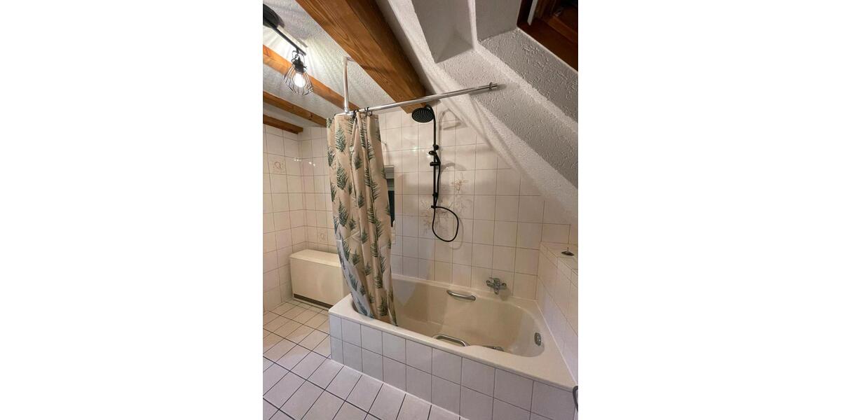 Dachgeschoßwohnung Blieskastel - 4.5 Zimmer, 120 m&sup2;, 800&euro; | Angebot:26665692