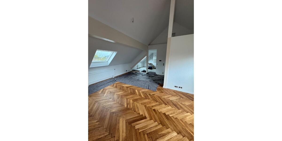 Dachgeschoßwohnung Saarlouis - 3 Zimmer, 90 m&sup2;, 1.050&euro; | Angebot:25892458