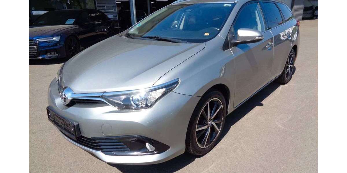 Toyota Auris 99.000 km 12.400 &euro; Lebach 66822