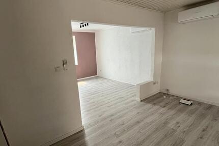 Wohnung Saarbrücken Dudweiler - 2 Zimmer, 75 m&sup2;, 700&euro; | Angebot:26577473