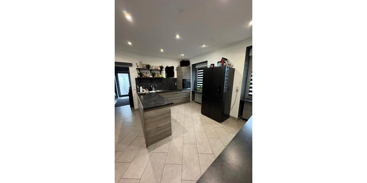 Einfamilienhaus Saarbrücken West - 5 Zimmer, 160 m&sup2;, 1.500&euro; | Angebot:25750506