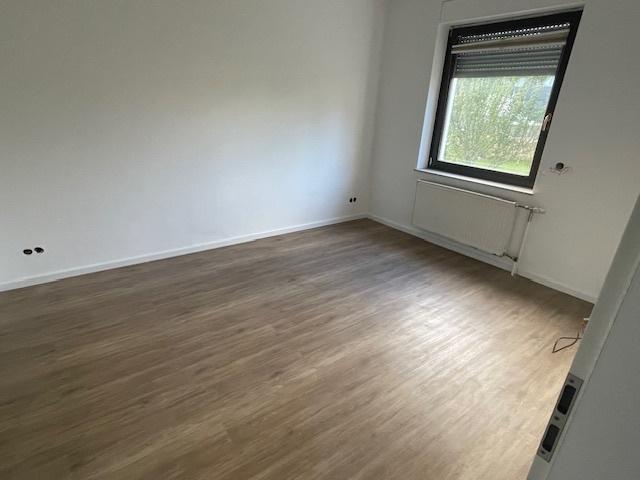 Etagenwohnung Saarbrücken Neue Bremm - 5 Zimmer, 125 m&sup2;, 1.050&euro; | Angebot:23397993