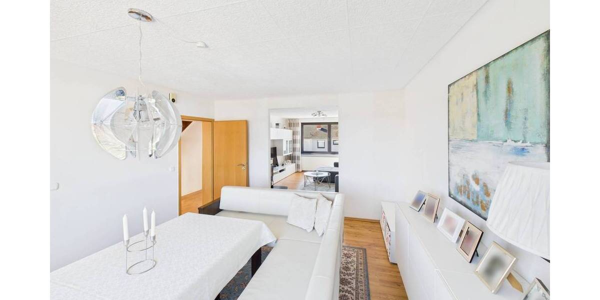 Einfamilienhaus Saarlouis Neuforweiler - 9 Zimmer, 217 m&sup2;, 339.000&euro; | Angebot:25735478