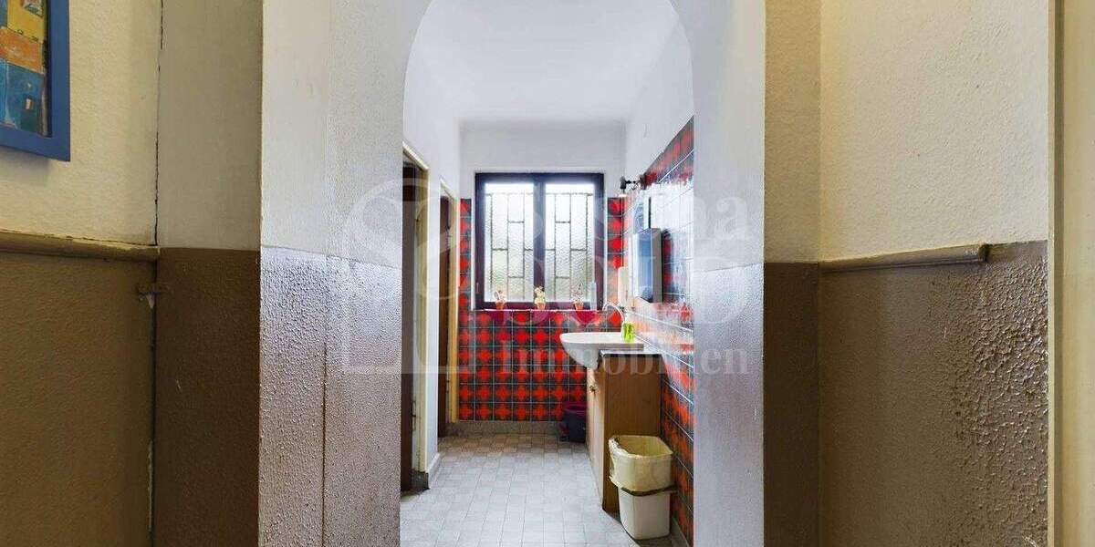 Wohn- und Geschäftshaus in St. Ingbert - für Investoren - mit Wohnung, Gewerbe, Garten und Garagen - Reihenendhaus Sankt Ingbert St. Ingbert | Angebot:23973449