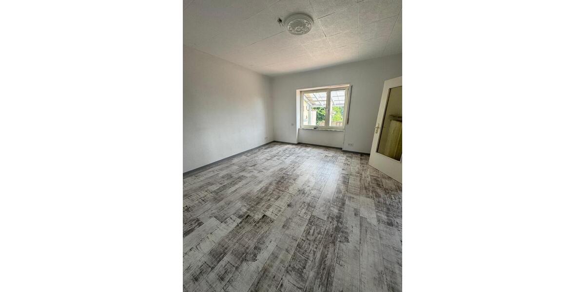 Erdgeschoßwohnung Saarlouis - 4 Zimmer, 110 m&sup2;, 1.350&euro; | Angebot:26646387
