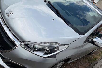 Peugeot 208 67.000 km 6.999 &euro; Bexbach 66450
