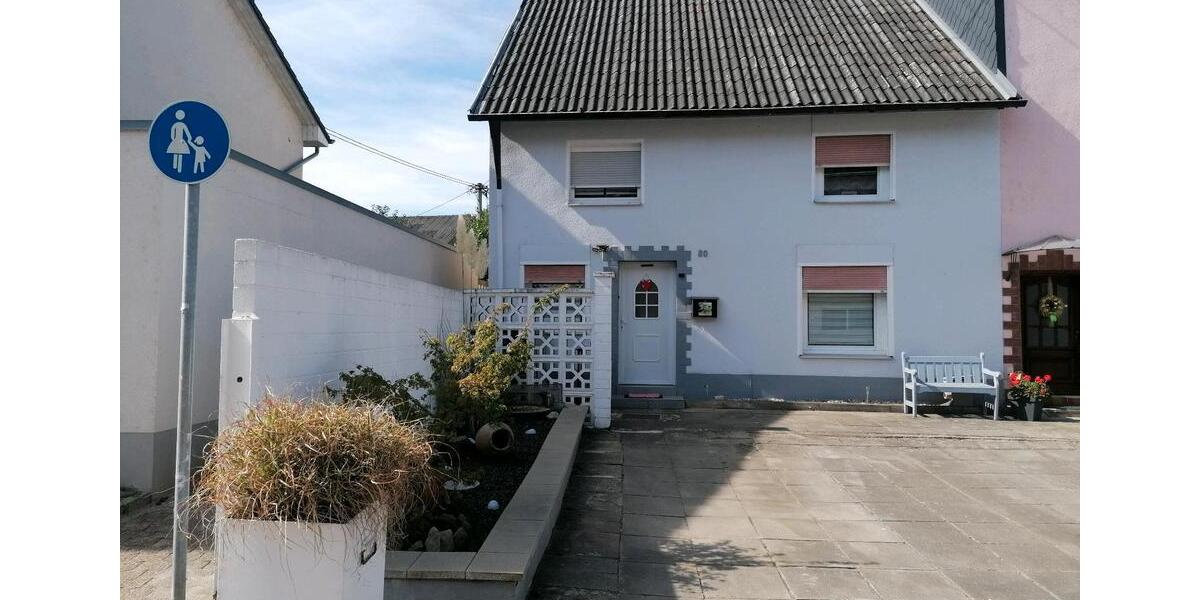 Reihenhaus Saarlouis - 4 Zimmer, 120 m&sup2;, 180.000&euro; | Angebot:26634220