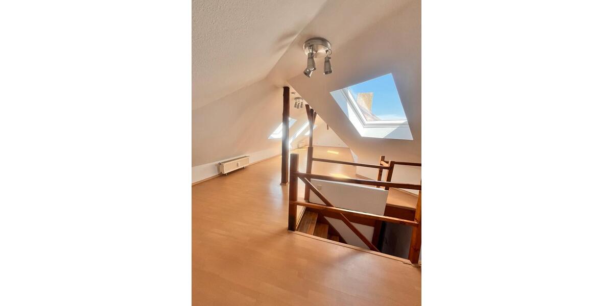 Dachgeschoßwohnung Saarbrücken - 5 Zimmer, 125 m&sup2;, 1.080&euro; | Angebot:25298112