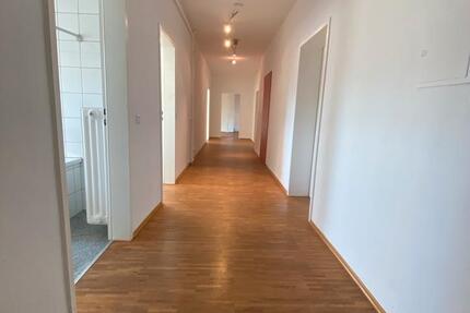 Wohnung Saarbrücken Eschberg - 4 Zimmer, 125 m&sup2;, 495&euro; | Angebot:25866768