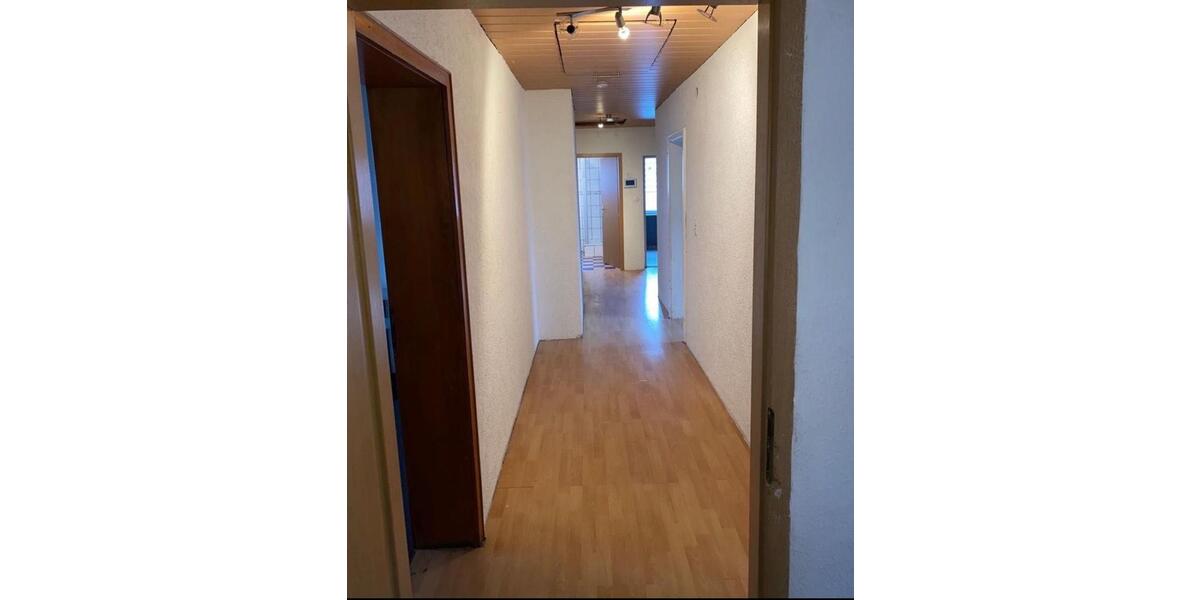Dachgeschoßwohnung Quierschied - 1 Zimmer, 120 m&sup2;, 480&euro; | Angebot:26480101