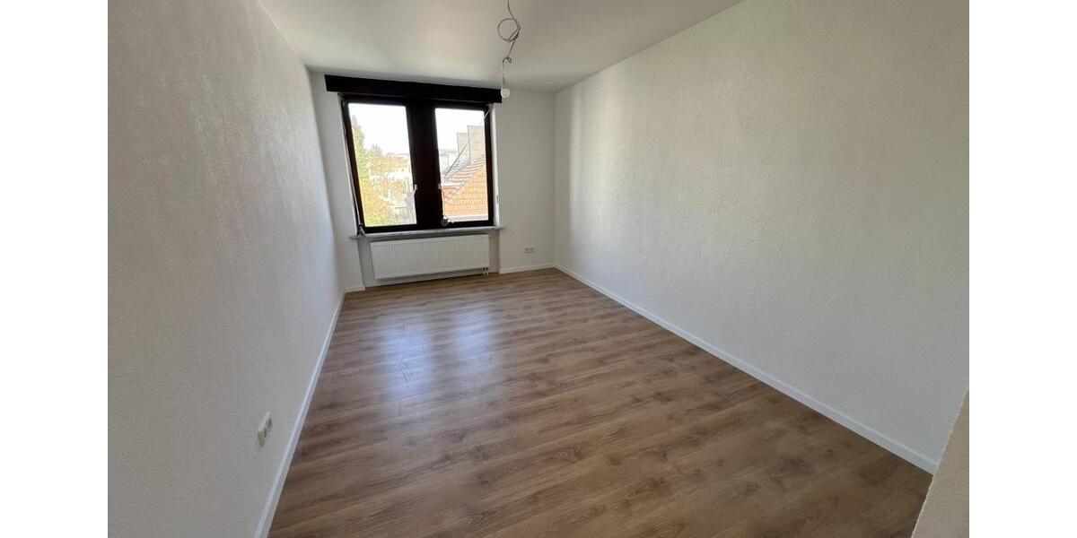 Etagenwohnung Saarbrücken - 4 Zimmer, 85 m&sup2;, 400&euro; | Angebot:25095294