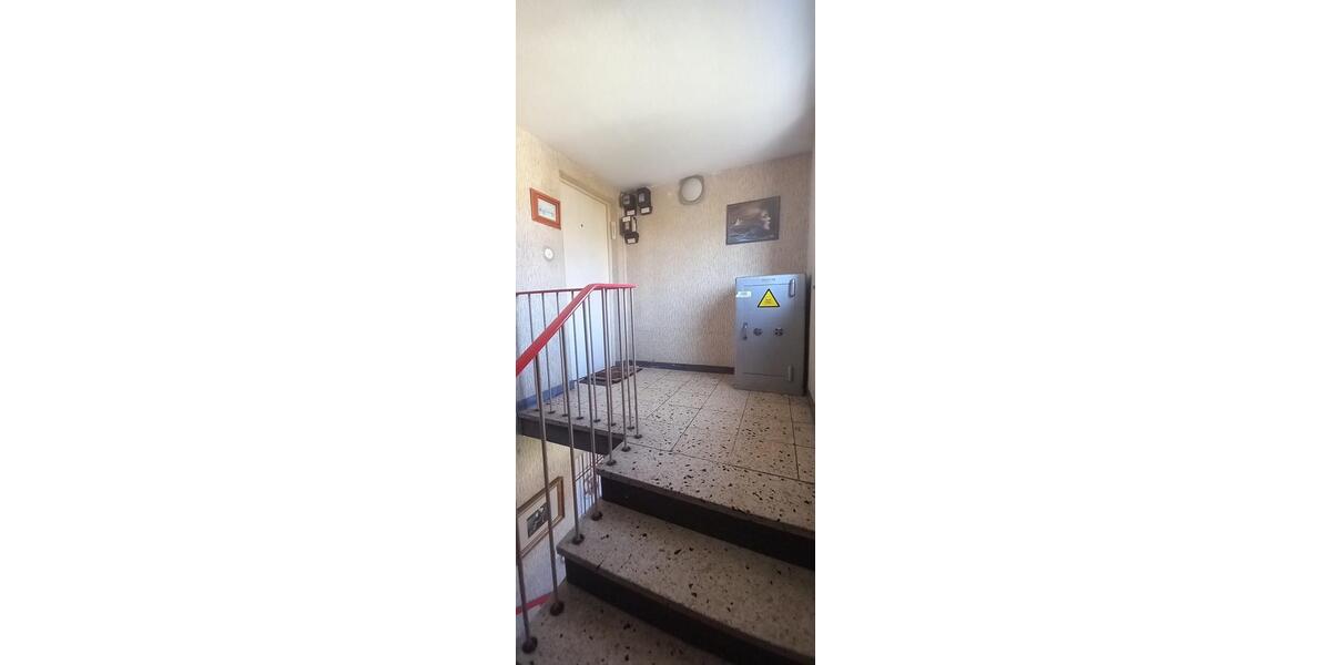 Dachgeschoßwohnung Saarbrücken West - 2 Zimmer, 47 m&sup2;, 67.800&euro; | Angebot:25924540