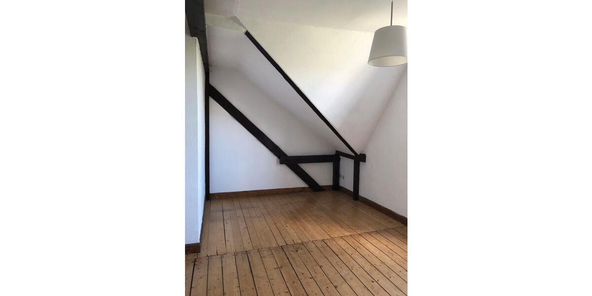 Dachgeschoßwohnung Saarbrücken - 3 Zimmer, 60 m&sup2;, 580&euro; | Angebot:26013066