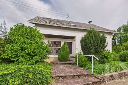 Haus Schmelz - 7 Zimmer, 194 m&sup2;, 320.000&euro; | Angebot:23578446