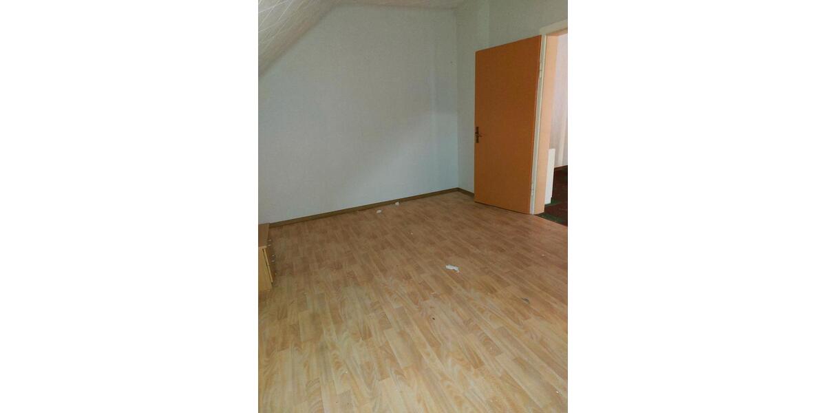 Einfamilienhaus Überherrn - 7 Zimmer, 160 m&sup2;, 180.000&euro; | Angebot:24352512