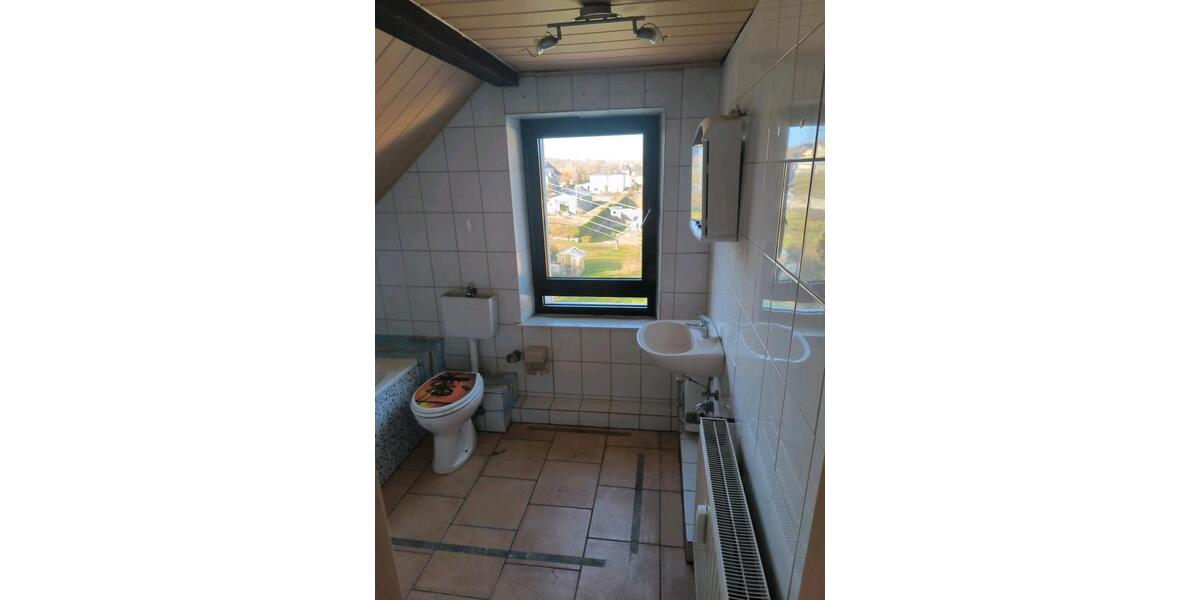 Dachgeschoßwohnung Quierschied - 2 Zimmer, 55 m&sup2;, 500&euro; | Angebot:25307880