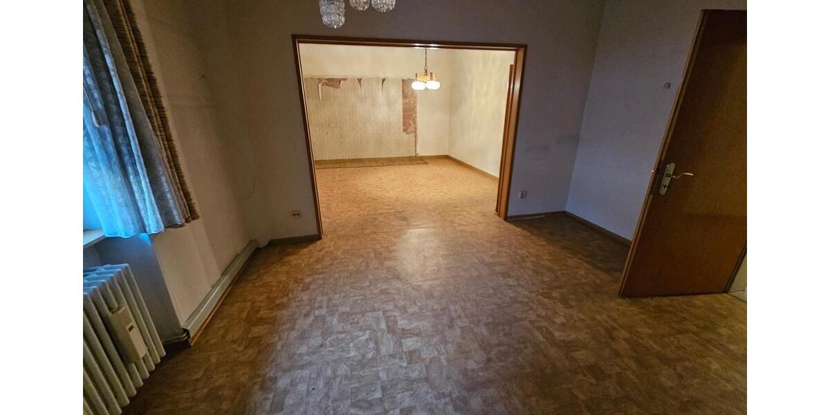 Einfamilienhaus Zweibrücken - 6 Zimmer, 125 m&sup2;, 170.000&euro; | Angebot:26700224