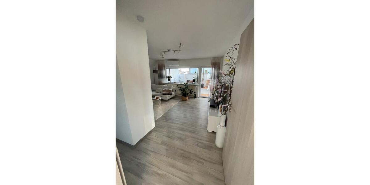 Dachgeschoßwohnung Homburg - 4 Zimmer, 110 m&sup2;, 950&euro; | Angebot:25300674