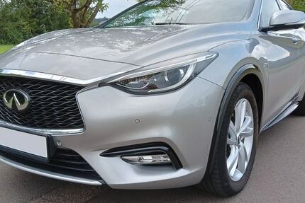 INFINITI Q30 137.000 km 14.900 &euro; Nalbach 66809