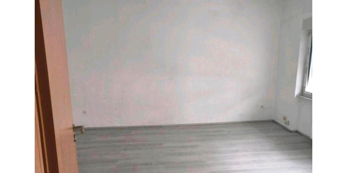 Erdgeschoßwohnung Völklingen - 2 Zimmer, 65 m&sup2;, 600&euro; | Angebot:25934950