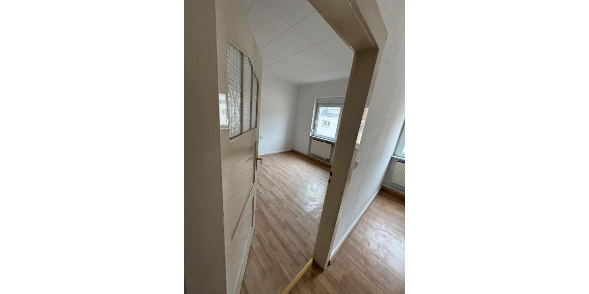 Etagenwohnung Saarbrücken - 3 Zimmer, 67 m&sup2;, 600&euro; | Angebot:25842163