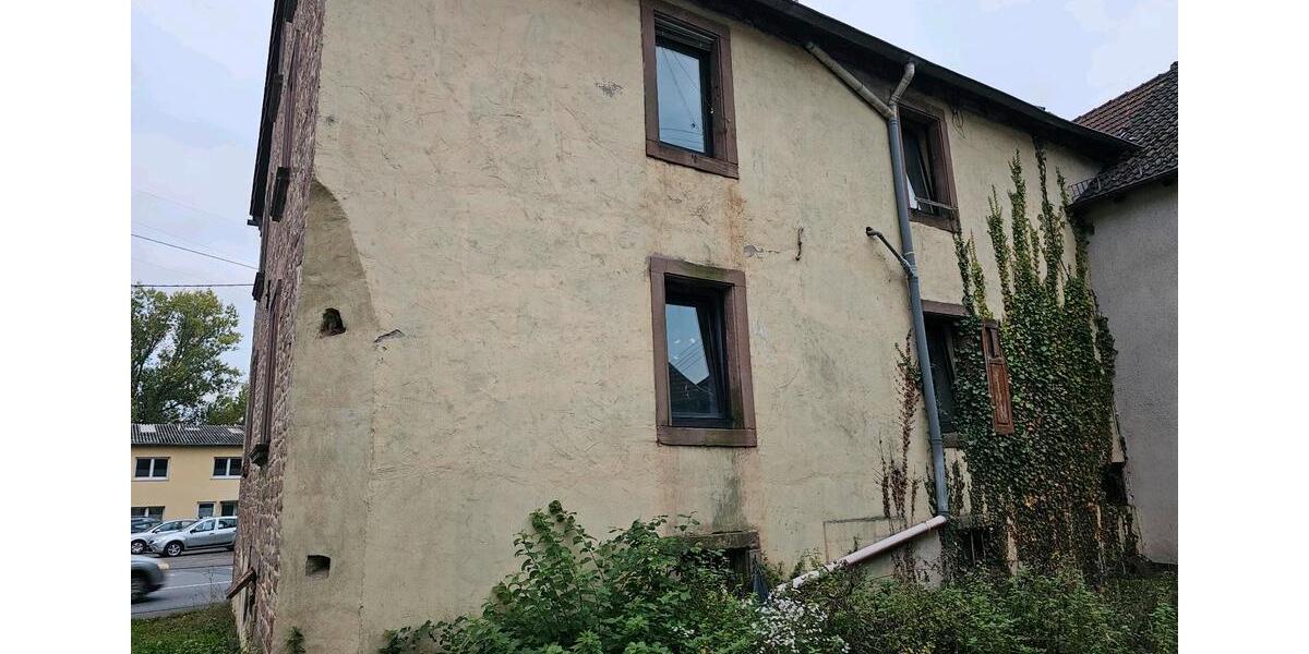 Einfamilienhaus Sankt Wendel - 9 Zimmer, 223 m&sup2;, 160.000&euro; | Angebot:23163782