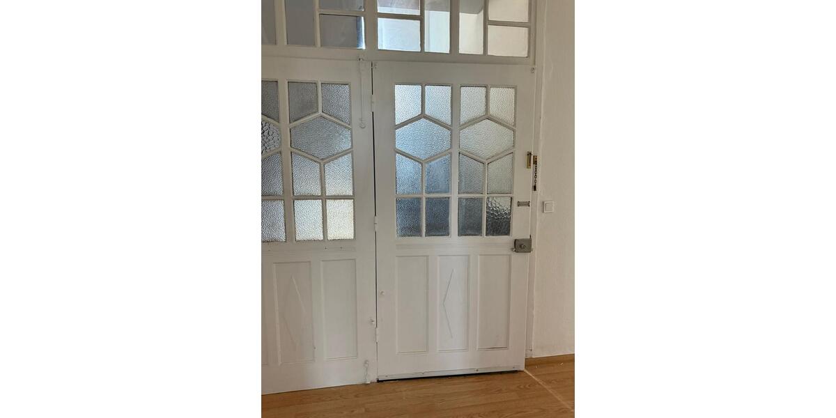 Etagenwohnung Saarbrücken St. Arnual - 3 Zimmer, 98 m&sup2;, 1.200&euro; | Angebot:25638031