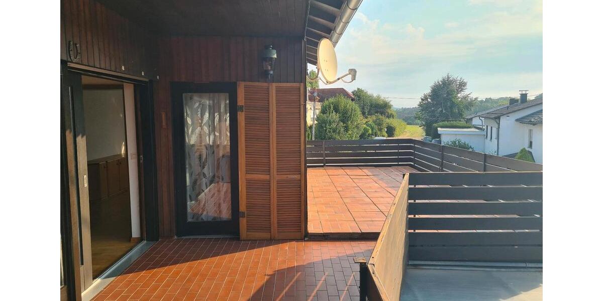 Maisonettenwohnung Lebach - 6 Zimmer, 205 m&sup2;, 1.250&euro; | Angebot:26699852