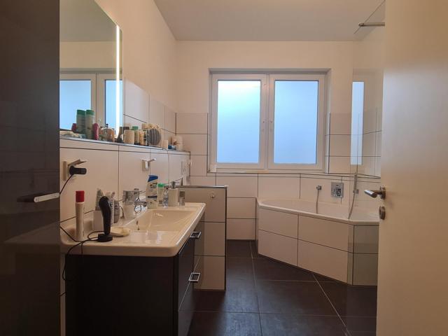 Neuwertiger Walmdachbungalow - Wohnen auf einer Ebene - Bungalow Homburg | Angebot:20764533