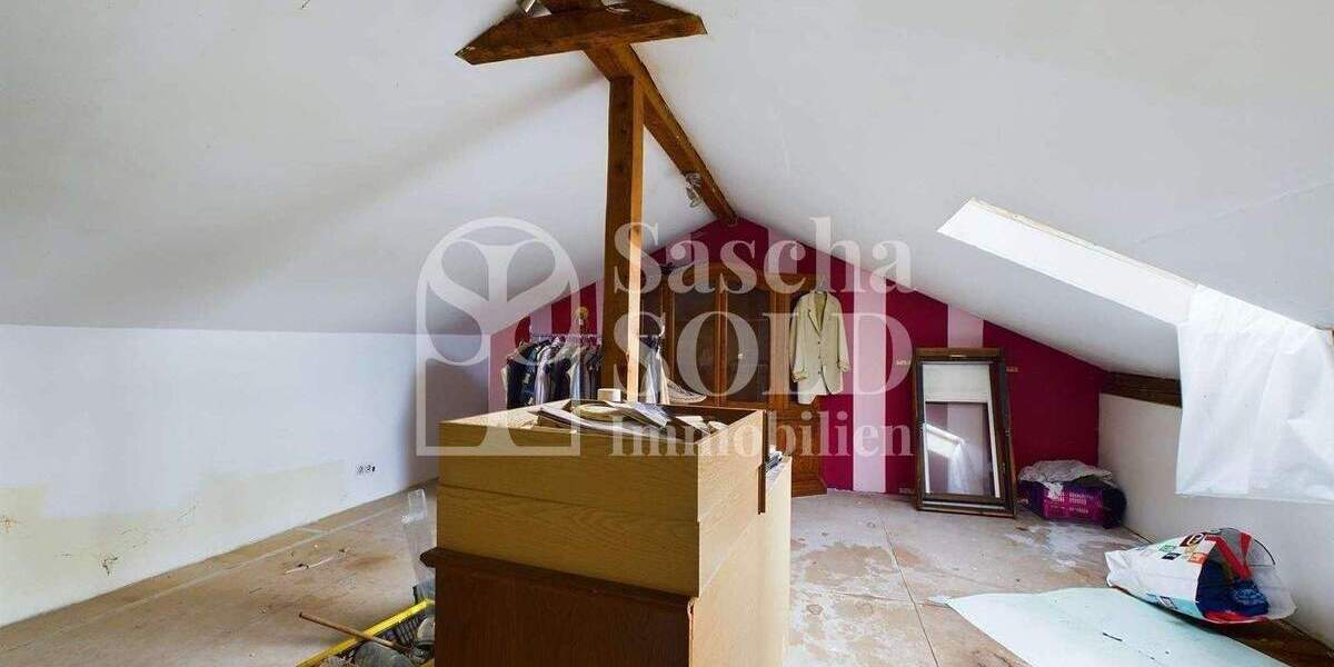 Wohn- und Geschäftshaus in St. Ingbert - für Investoren - mit Wohnung, Gewerbe, Garten und Garagen - Reihenendhaus Sankt Ingbert St. Ingbert | Angebot:23973449