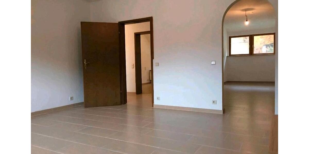 Etagenwohnung Beckingen - 3 Zimmer, 100 m&sup2;, 820&euro; | Angebot:25395691