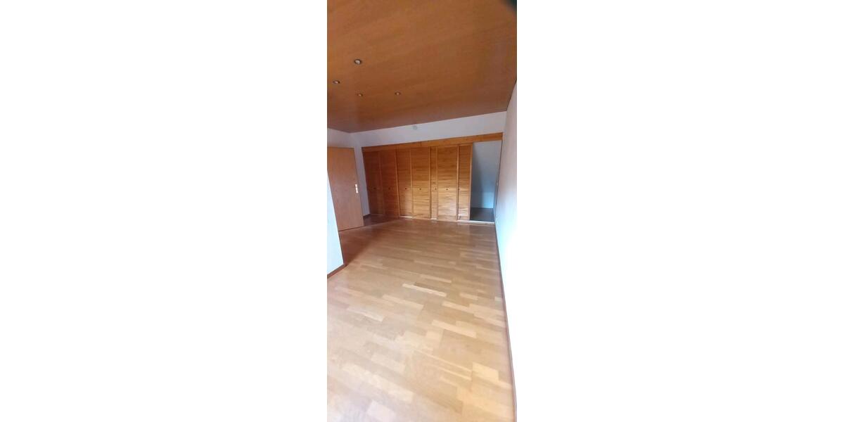 Dachgeschoßwohnung Saarwellingen - 2 Zimmer, 60 m&sup2;, 595&euro; | Angebot:26635861