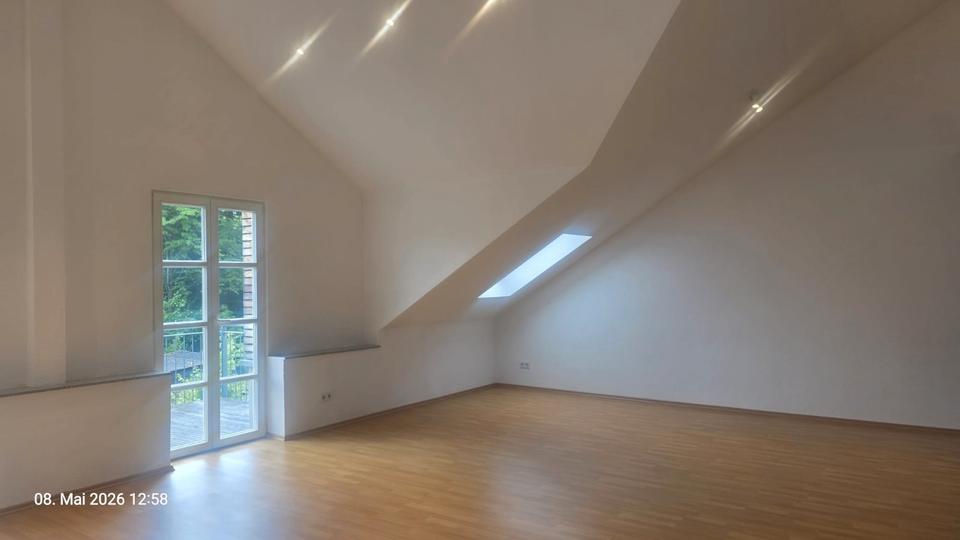 Dachgeschoßwohnung Quierschied - 3 Zimmer, 125 m&sup2;, 1.100&euro; | Angebot:26492983
