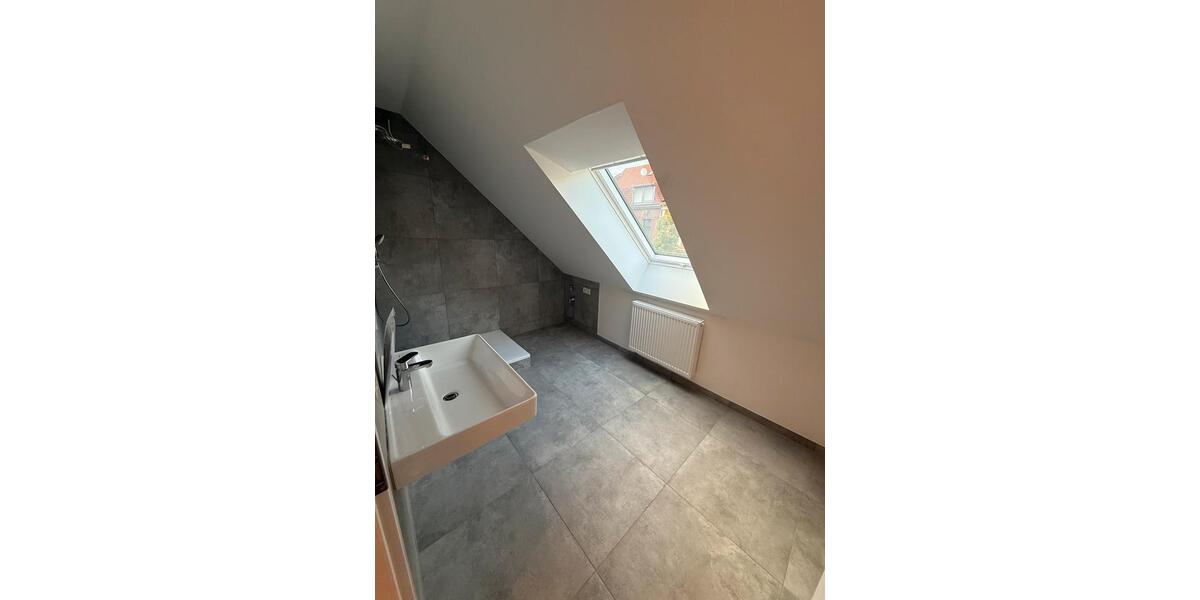 Dachgeschoßwohnung Saarbrücken Eschberg - 2 Zimmer, 60 m&sup2;, 690&euro; | Angebot:26625499