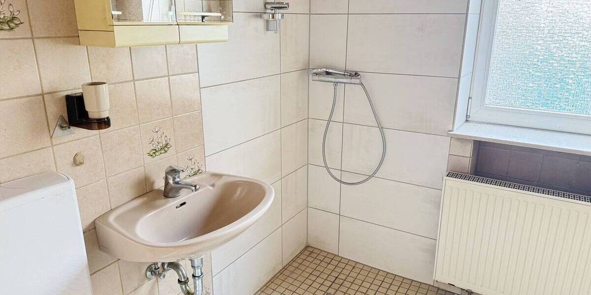 Reihenendhaus Dillingen / Diefflen Diefflen - 8 Zimmer, 100 m&sup2;, 99.000&euro; | Angebot:26289726