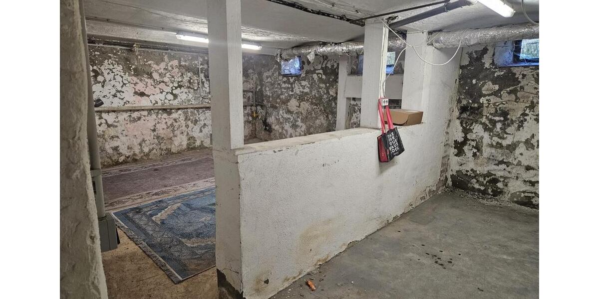 Mehrfamilienhaus, Wohnhaus Saarbrücken West - 12 Zimmer, 300 m&sup2;, 290.000&euro; | Angebot:22477805