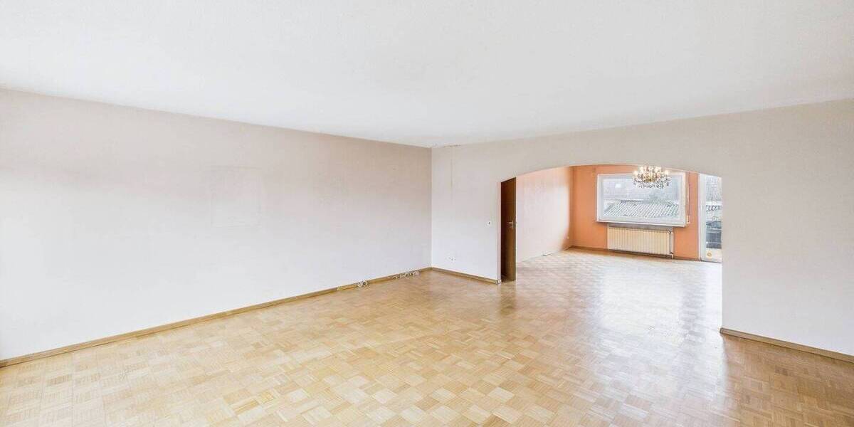 Einfamilienhaus Saarlouis Lisdorf - 8 Zimmer, 244 m&sup2;, 590.000&euro; | Angebot:25687196