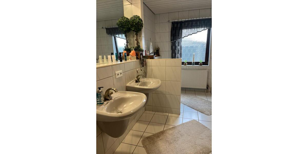 Villa Schwalbach - 8 Zimmer, 396 m&sup2;, 630.000&euro; | Angebot:26019327