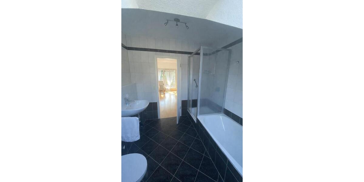Dachgeschoßwohnung Saarbrücken Kieselhumes - 3 Zimmer, 69 m&sup2;, 769&euro; | Angebot:26656349